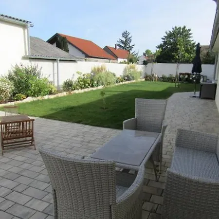 Peter Lamster Top2 Frauenkirchen Exterior photo